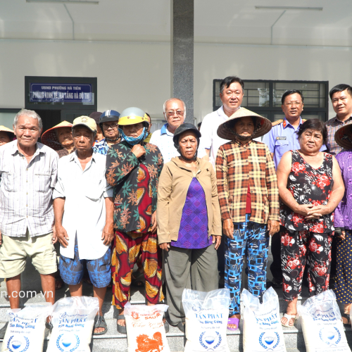 Trao Hơn 3,3 Tấn Gạo Hỗ Trợ Hộ Nghèo, Cận Nghèo Nhân Dịp Lễ Hội Truyền Thống Kỷ Niệm Ngày Mất Bà Mạc Mi Cô Và Ông Mạc Thiên Tích